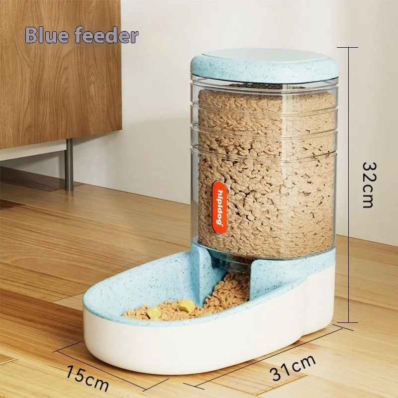 Automatic gravity-fed pet feeder or water fountain with 3.8-litre reservoir in blue, green, grey, or pink colour.