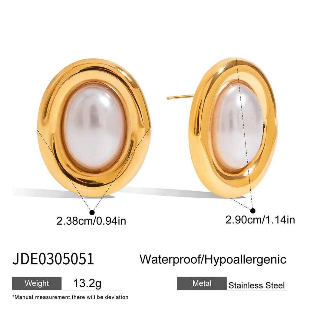 A pair of stainless steel vintage-style pearl stud earrings for women with an electroplated finish.