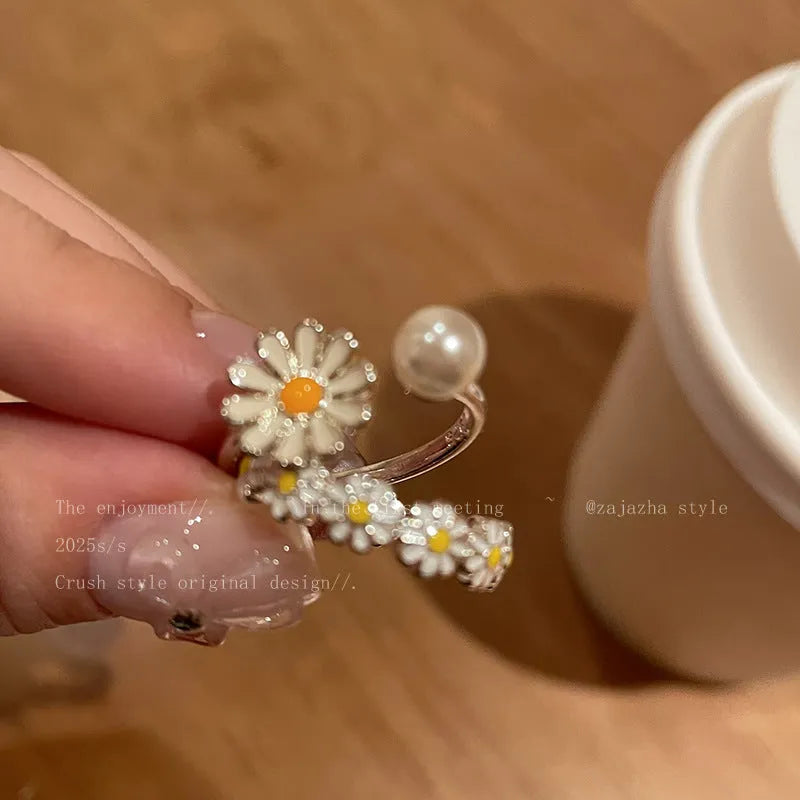 Women's copper twin ring set with flower pearl opening design, little daisy pearl ring and little daisy ring