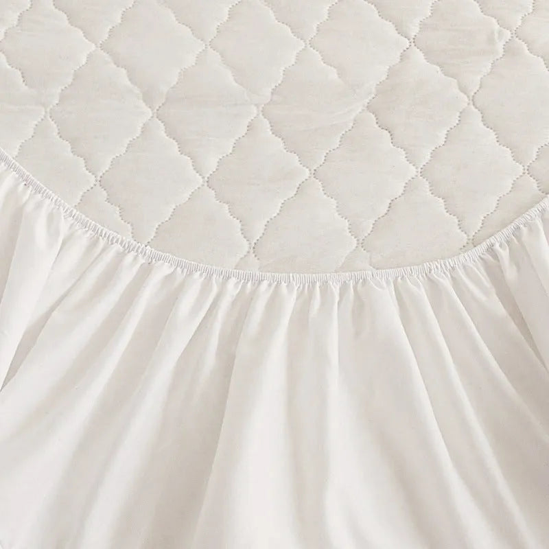 Diamond lattice quilted bamboo fibre waterproof mattress protector set with fitted sheet and pillowcases