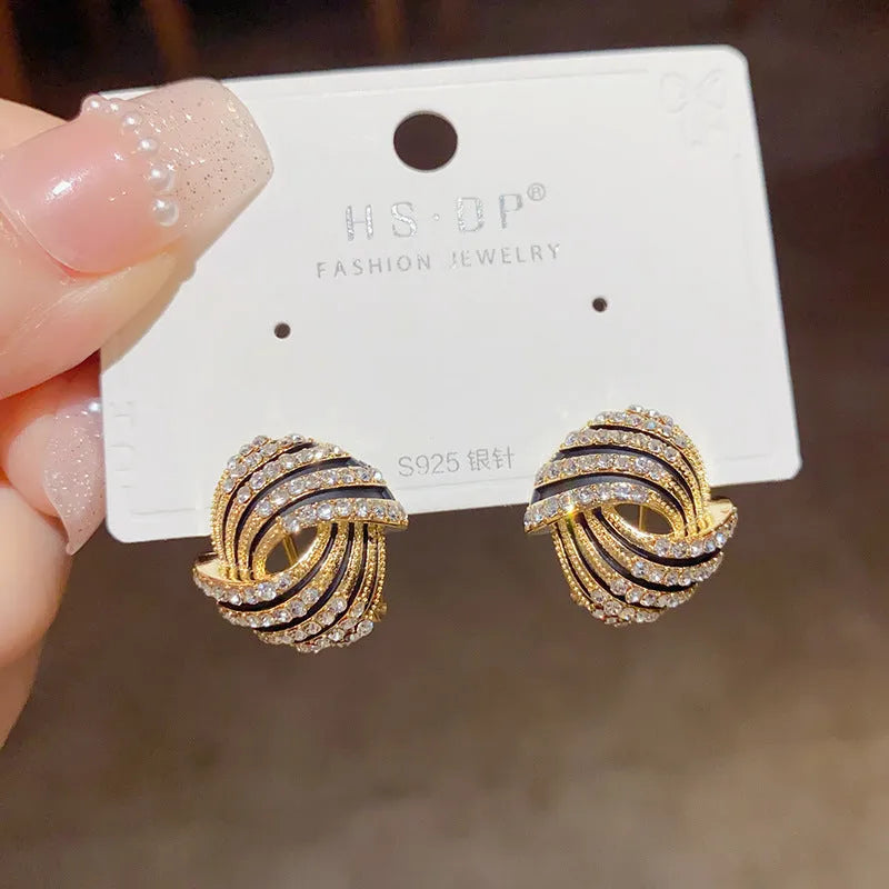 High-grade simple super-flashing rhinestone earrings with real gold plating on copper, geometric ring style ear studs for women