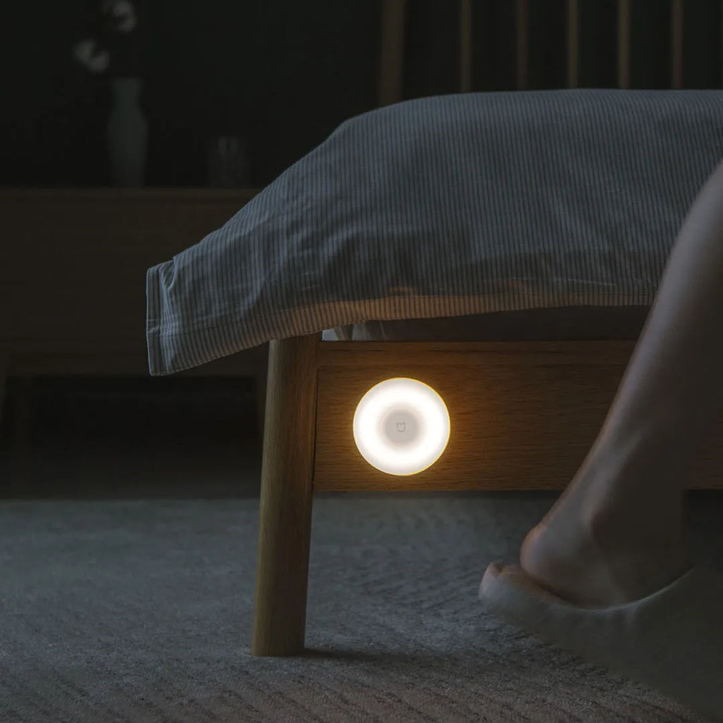 White PC bedside table lamp with human body induction and Bluetooth, compact 94x94x71mm dimensions
