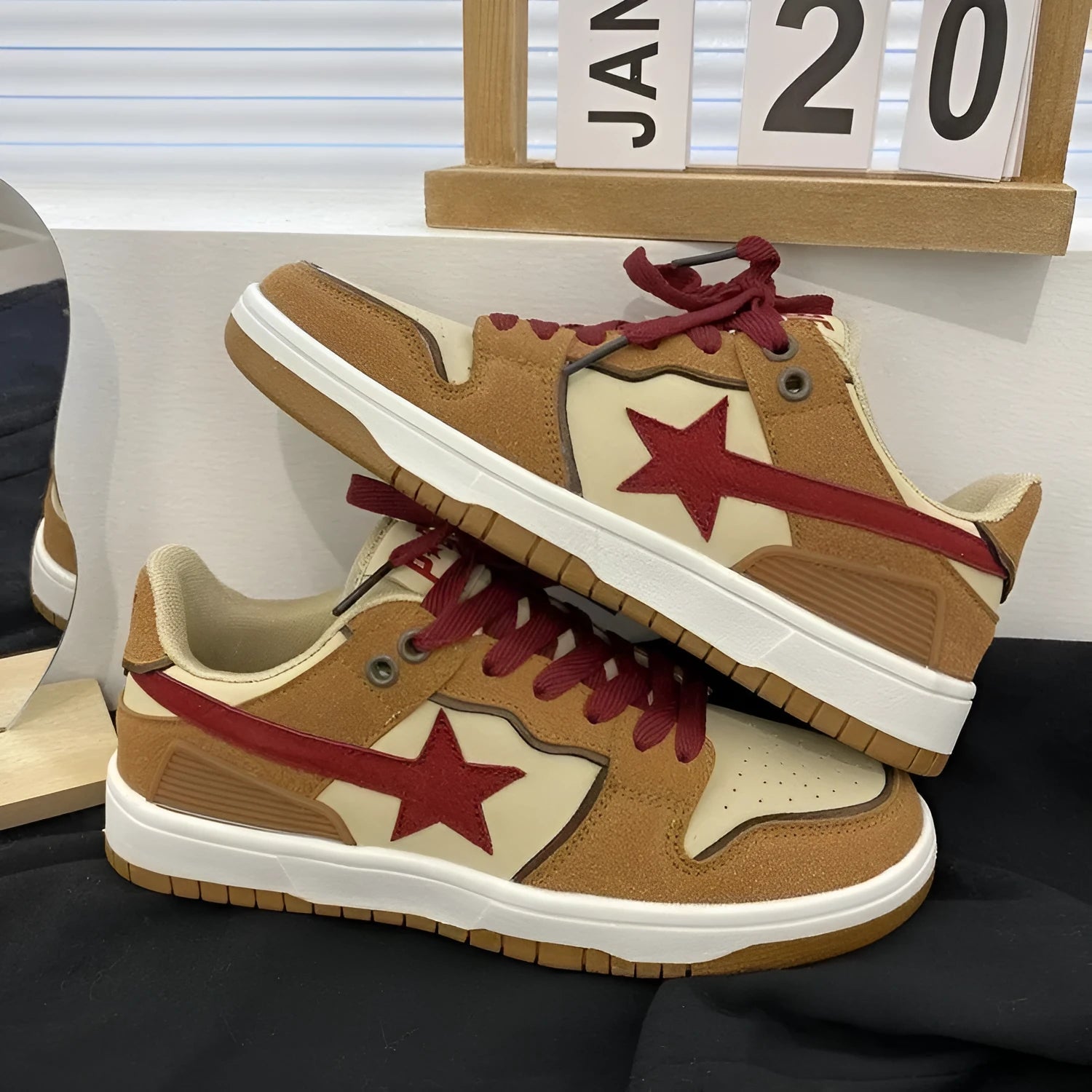 Brown PU low-top platform sneakers with sequins, round toe, and rubber sole for women