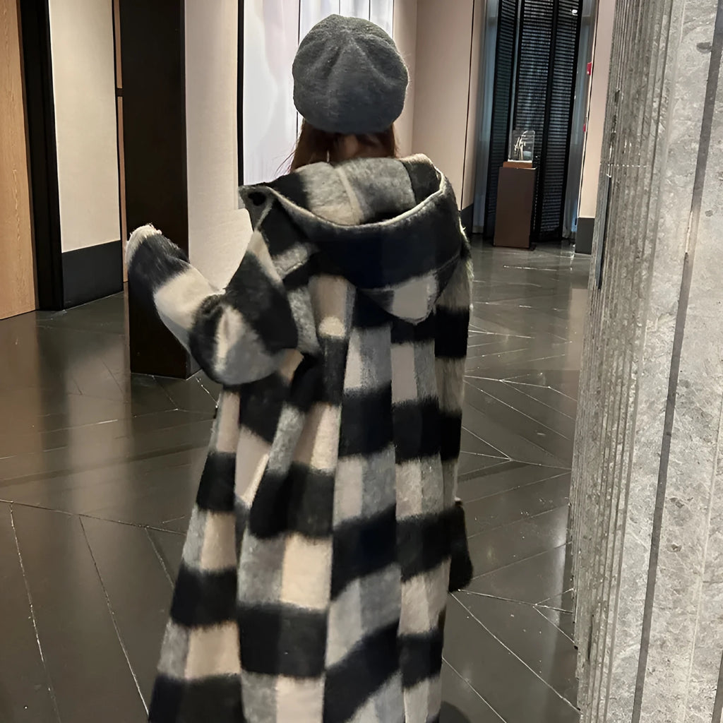 Season warm woolen coat mid-length loose fit polyester plaid cloak in beige black winter outerwear