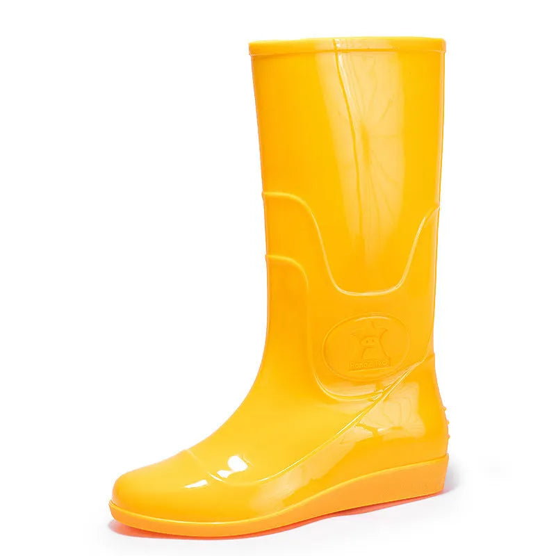 Flat washable PVC rain boots for men in white, with high tube and round toe - labour protection footwear