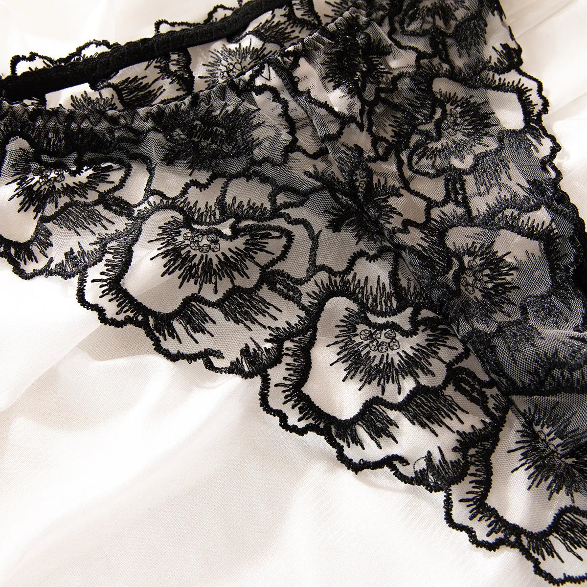 Black embroidered lace women's steel ring underwear bikini set in polyester