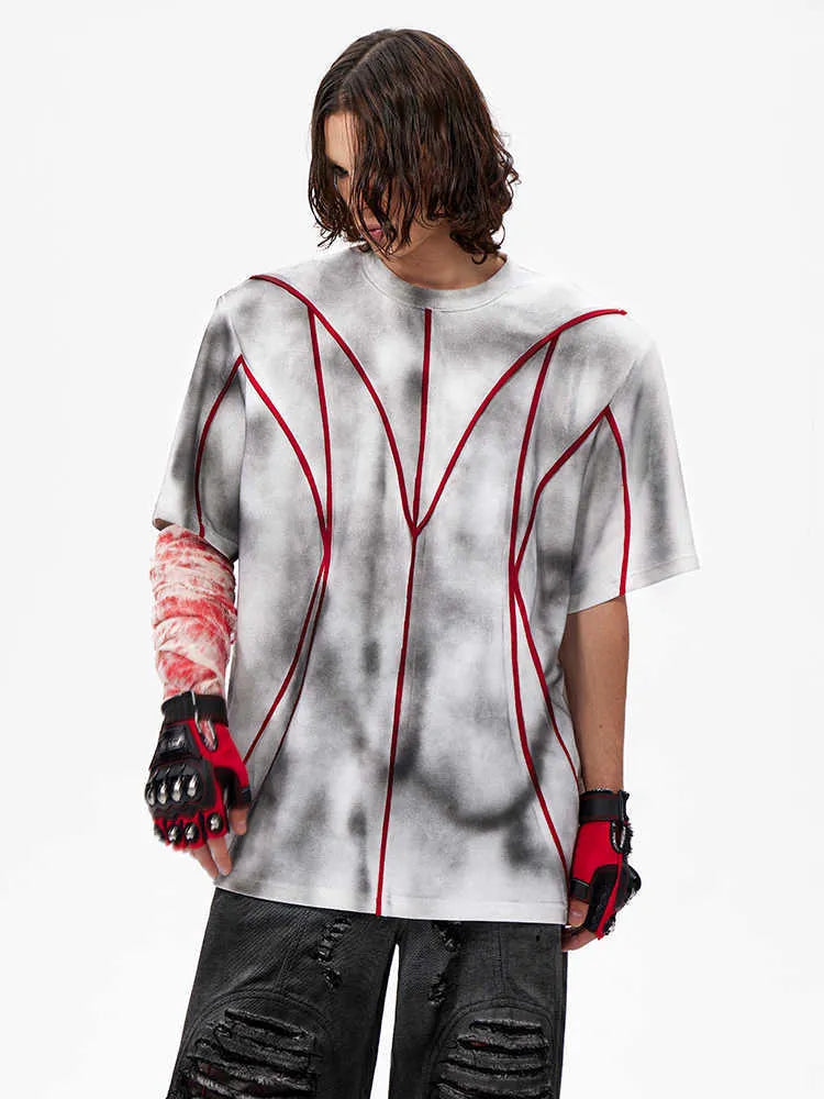 Women's padded shoulder t-shirt with three-dimensional patchwork design on short sleeve round neck top