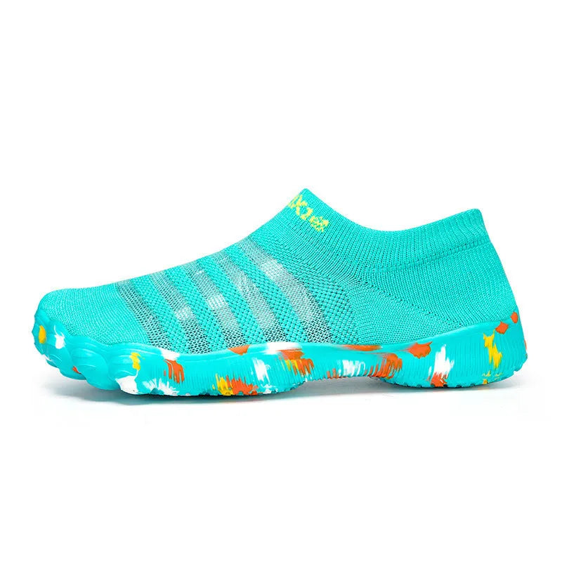 Flyknit fishing line water shoes in camouflage colours with rubber sole and lace-up front.