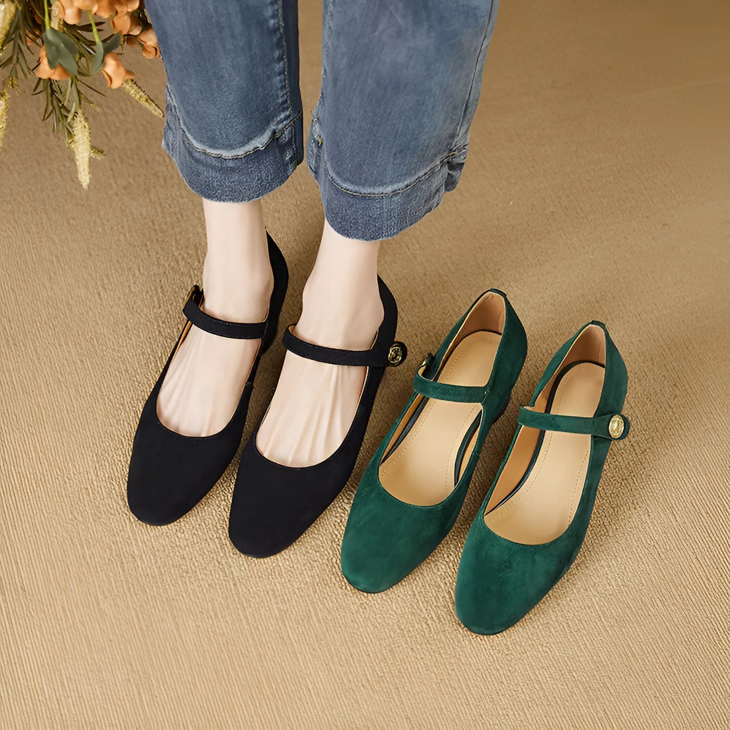 Women's Mary Jane chunky heel pumps in black suede with square toe and low-top profile