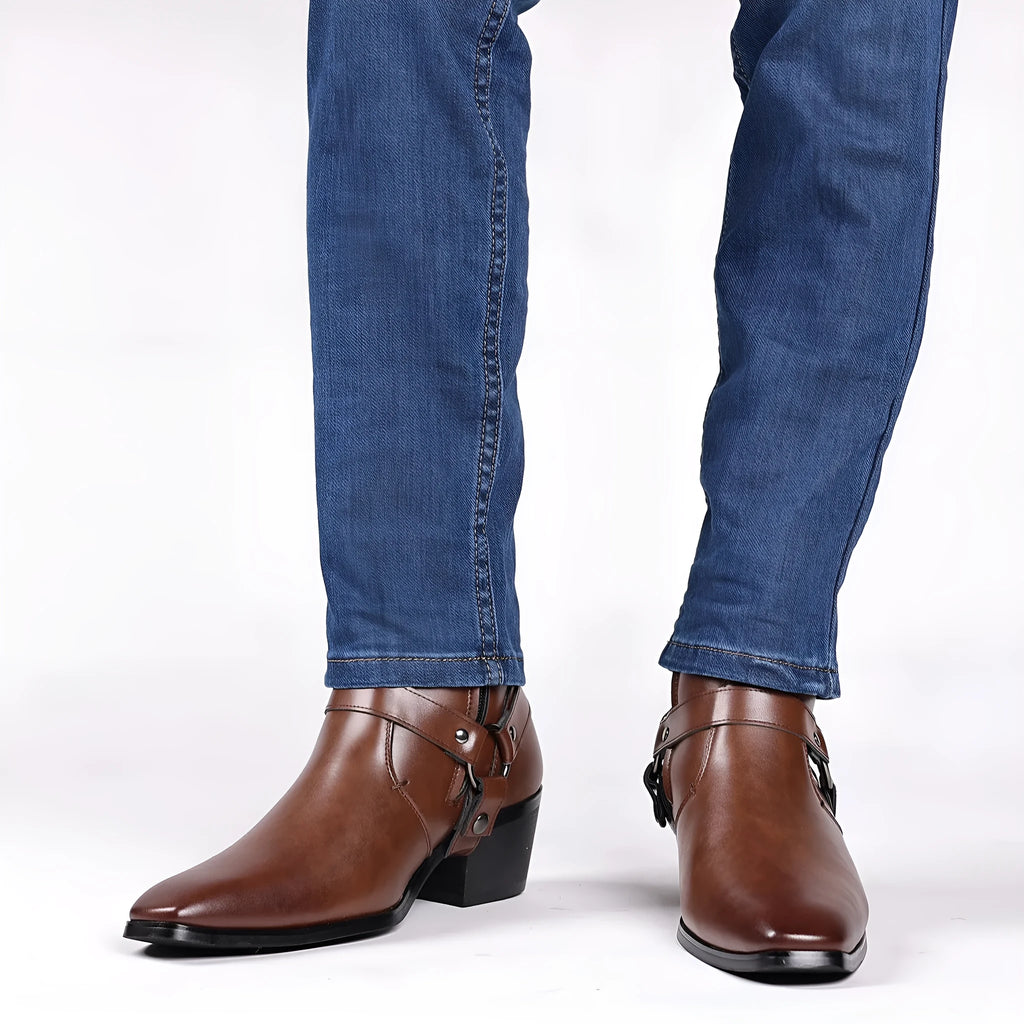Wild Trend chain boot for men and women, rivet detailing, square toe, high heel 6-8cm, black colour