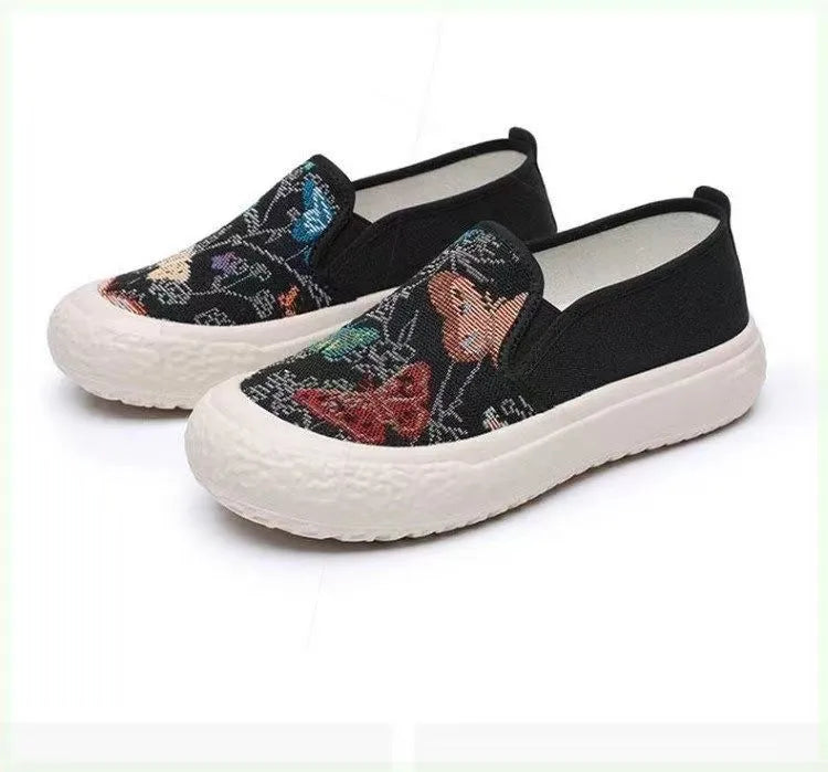 Old Beijing slip-on canvas shoes in white, round toe, shallow mouth, injection-moulded sole