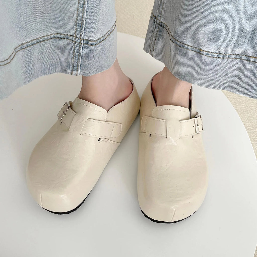 Flat buckle casual sneakers in creamy-white with round toe and PU upper