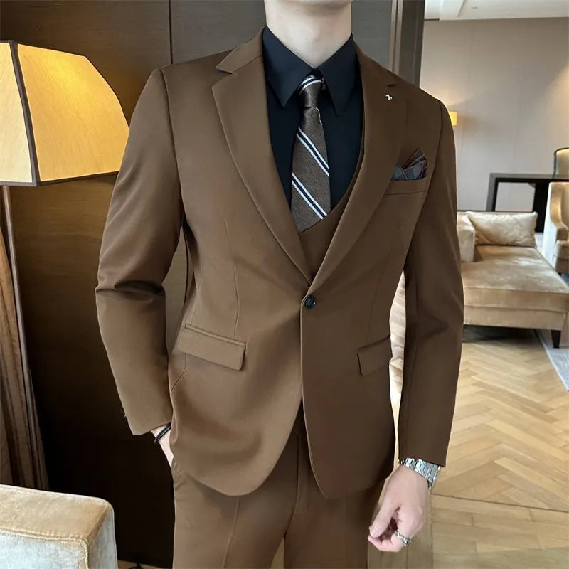 Men's slim fit business formal wear jacket in chemical fibre blended fabric with structured silhouette