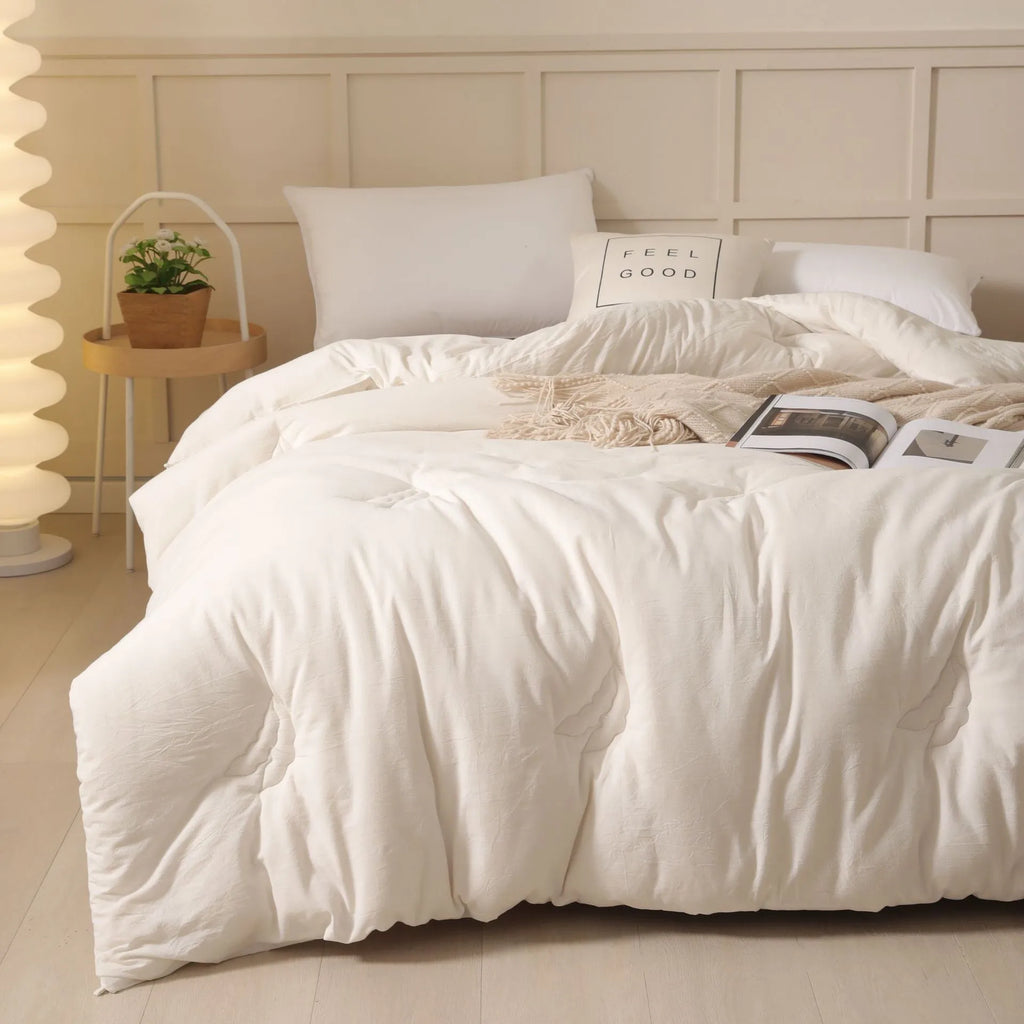 Soybean fibre quilt with pure cotton cover in white, pink jade, or grey colour.