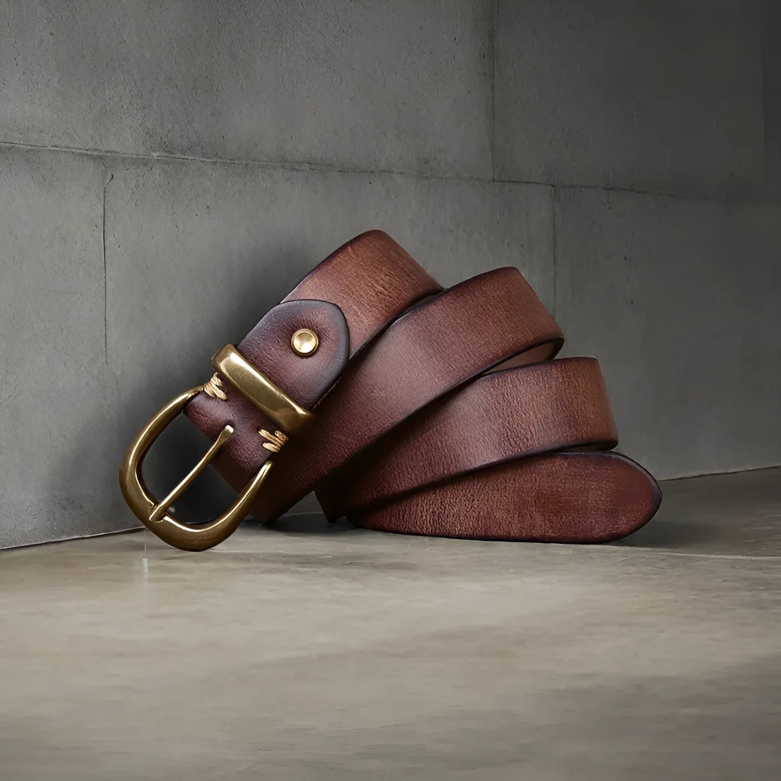 Men's casual belt in first layer cowhide leather with copper pin buckle, showing adjustable length from 95-125 cm