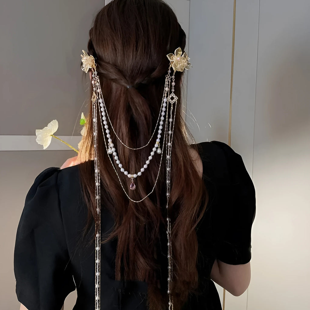Gold women's hairpin with pearl, diamond and flower decoration and long tassel