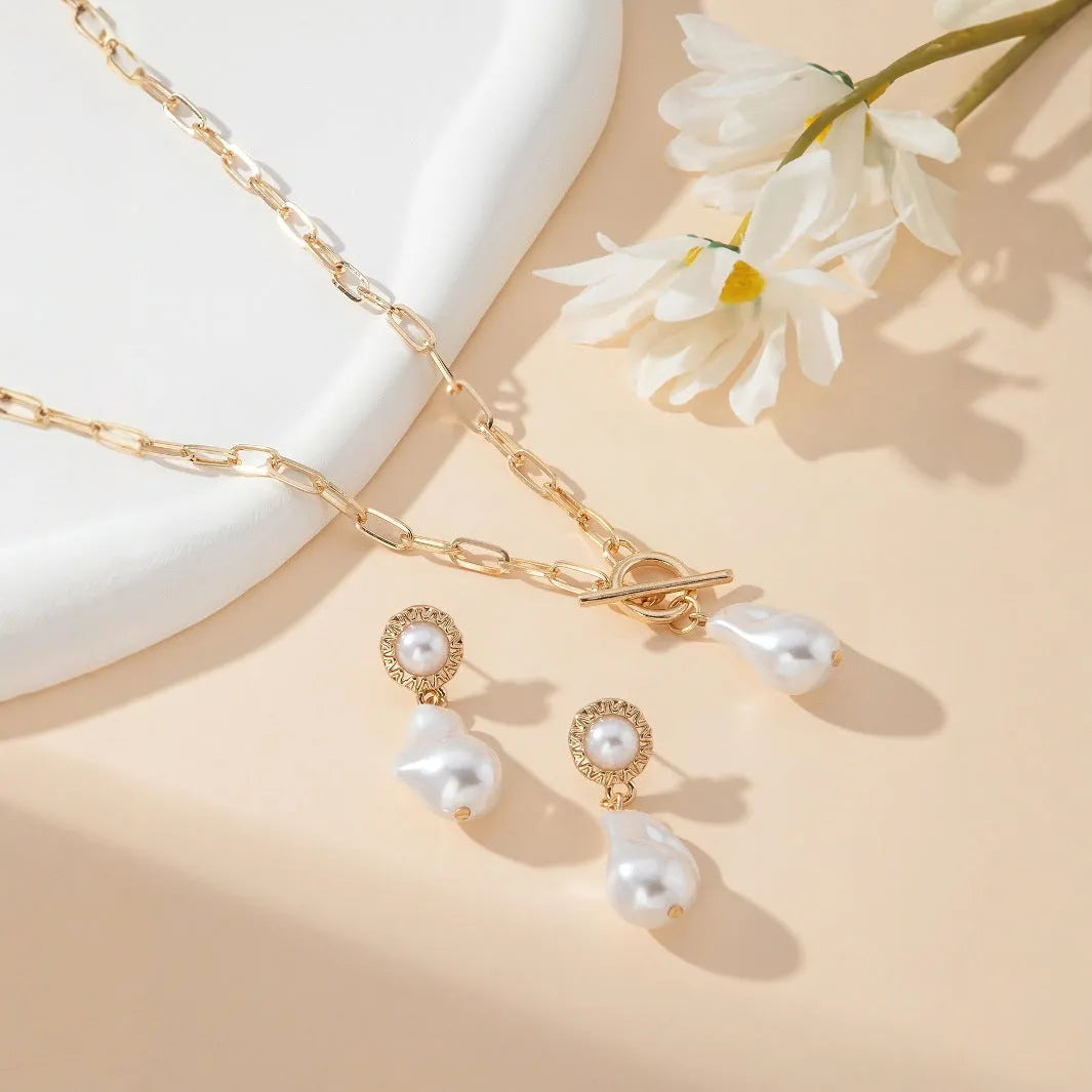 Gold colour retro baroque pearl necklace and matching ear stud jewellery set for women
