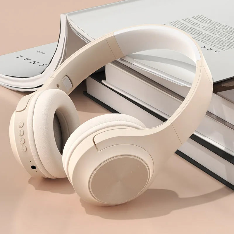 Wireless Bluetooth headset in ivory white, chalk black or youth green with head-mounted design