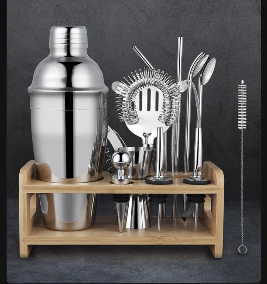 23-piece stainless steel cocktail set with European-style acrylic elements