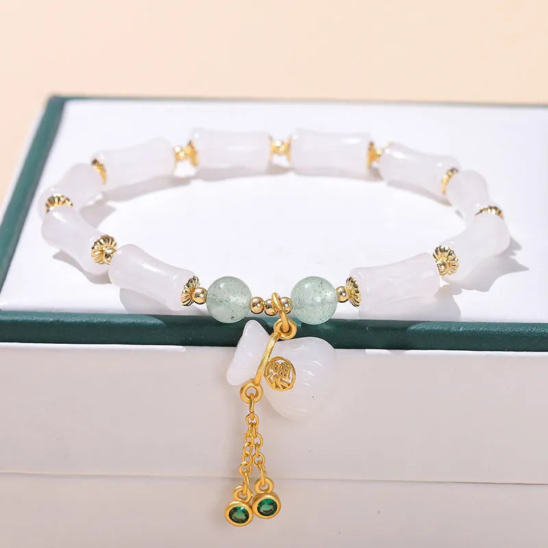 Natural crystal jade bracelet for women, fresh green colour, new Chinese style with manual processing.