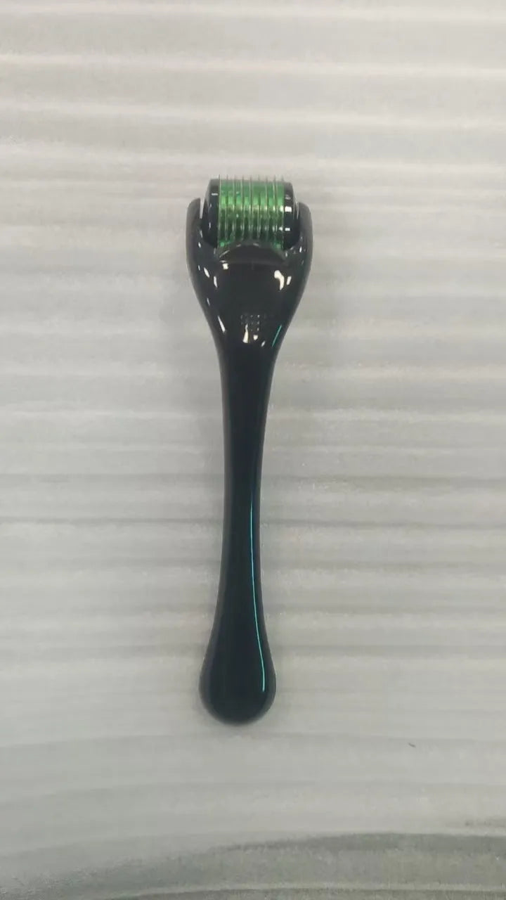 Mechanical derma roller pen with colour options and three needle size specifications for microneedling