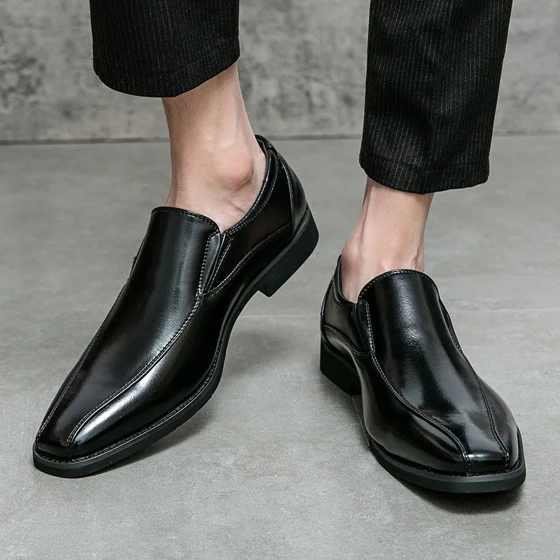 Men's patent leather casual pointed toe shoes in black with leather lining and rubber sole