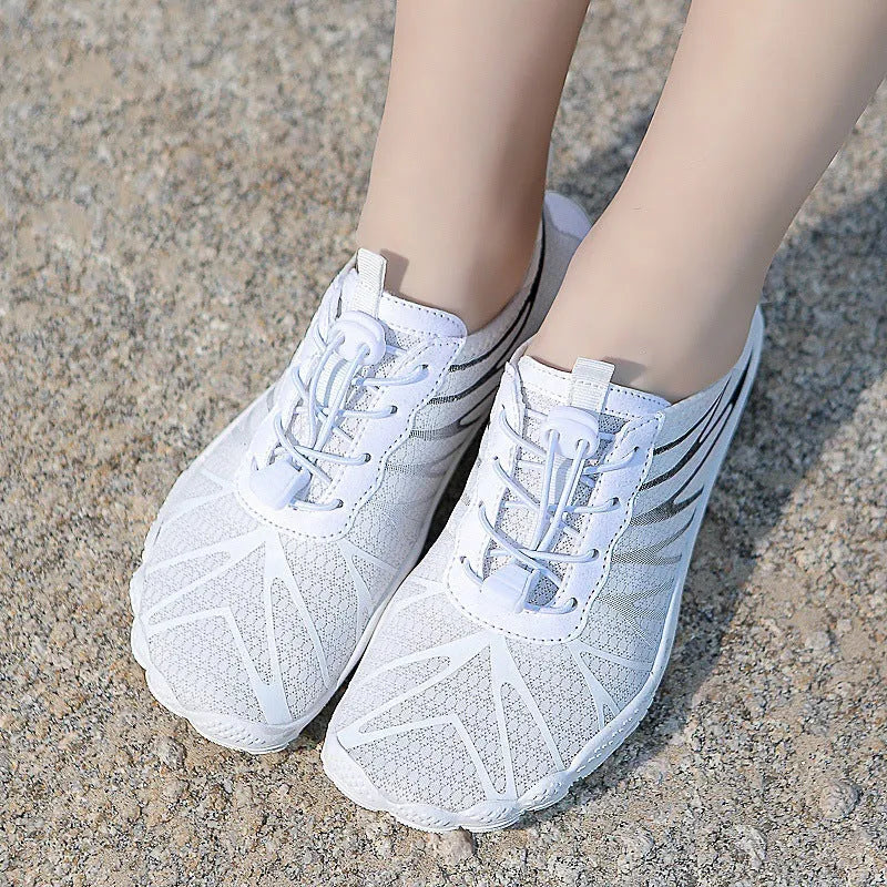 Breathable non-slip men women sports fitness running shoes with rubber sole and front lace-up fastening