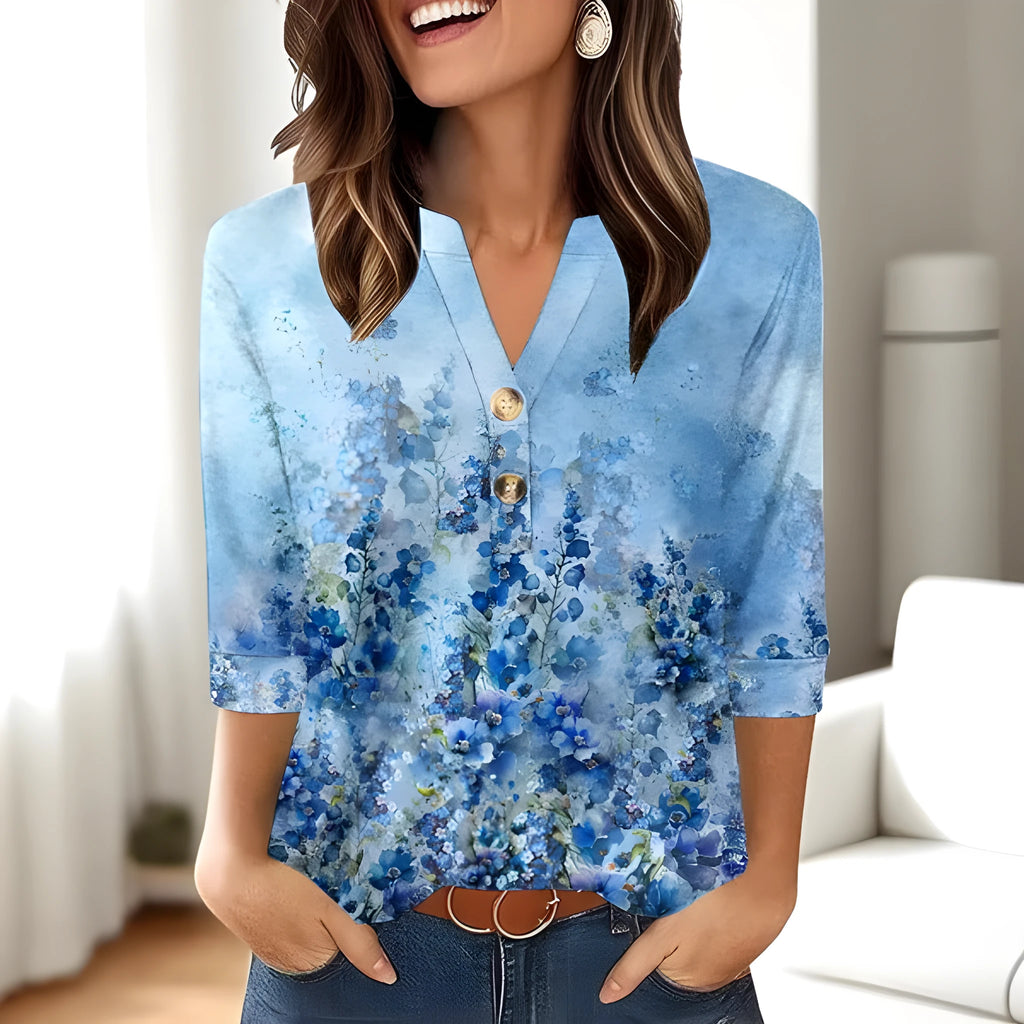 Women's loose fit V-neck T-shirt with 3D printed pattern in casual style