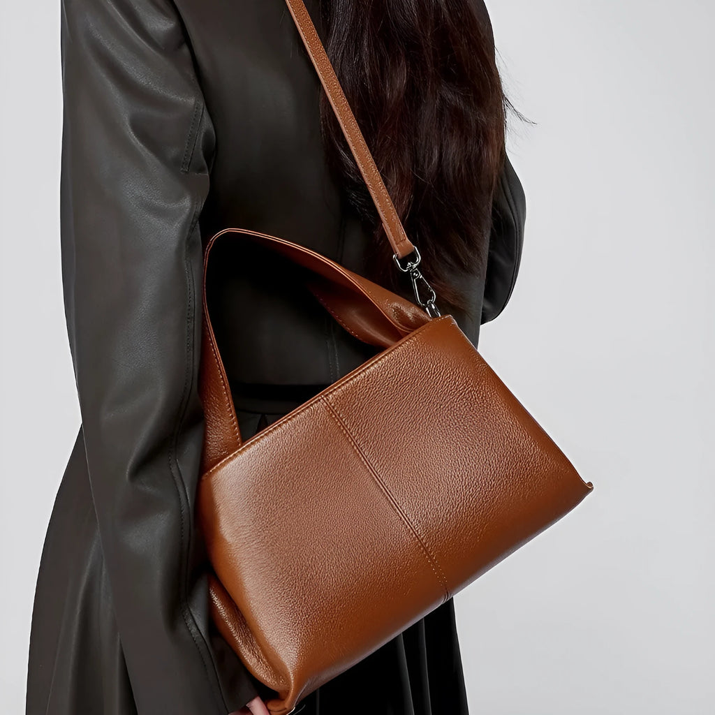 Women's messenger bag in genuine cowhide leather with double shoulder straps and square shape