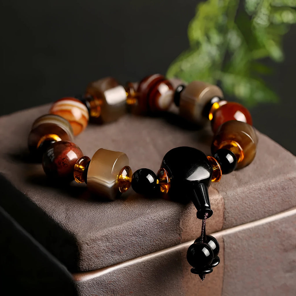 Original natural twining line old agate bracelet with sardonyx, white, black, and red agate beads in geometric ethnic style