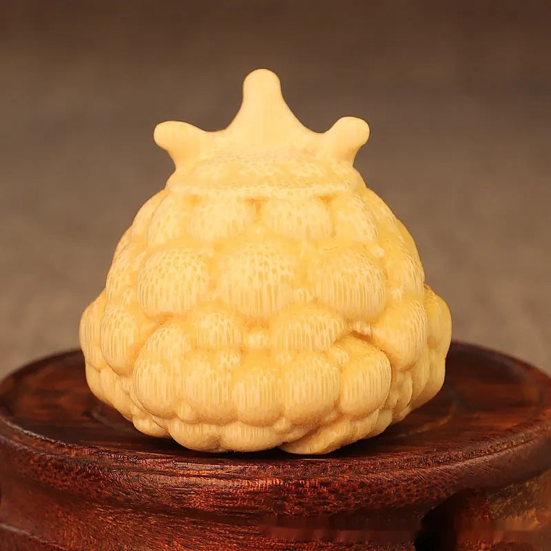 Solid bamboo carving of Crown Princess toad ornament measuring 5.0 cm in cute style
