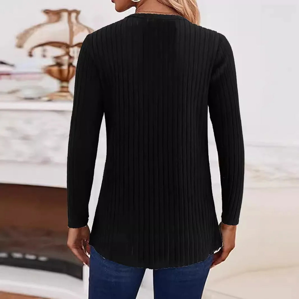 Casual solid colour knitted button sweater in polyester fabric with regular sleeves