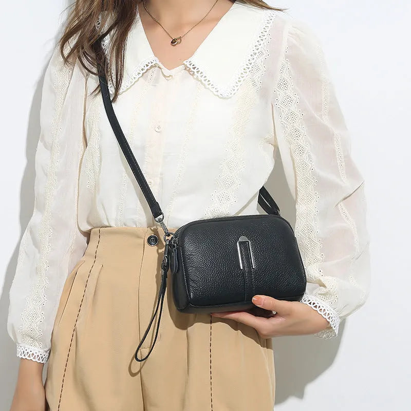 Genuine leather women's shoulder bag with horizontal square shape in neutral colour