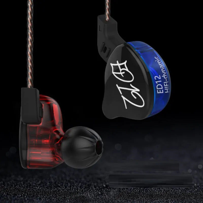 In-ear wired headphones subwoofer HIFI with microphone and 3.5mm L-bend plug on a flat surface