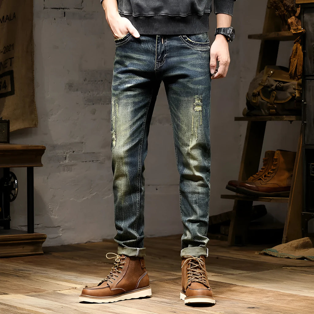 Men's slim fit jeans in retro colour with stretch denim and zip fly closure