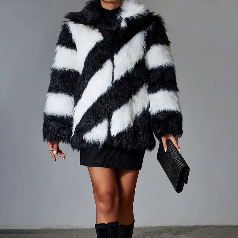 Women's contrast lapel faux fur collar coat in picture colour with normal 50cm length