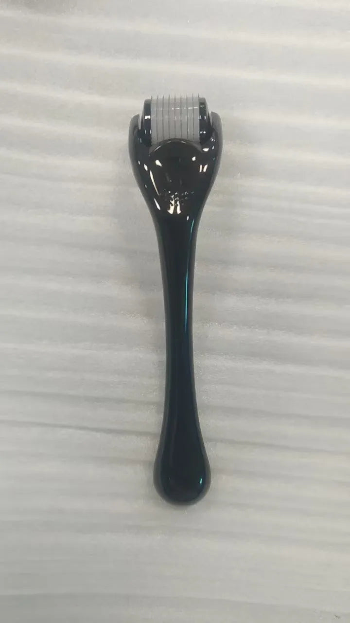 Mechanical derma roller pen with colour options and three needle size specifications for microneedling