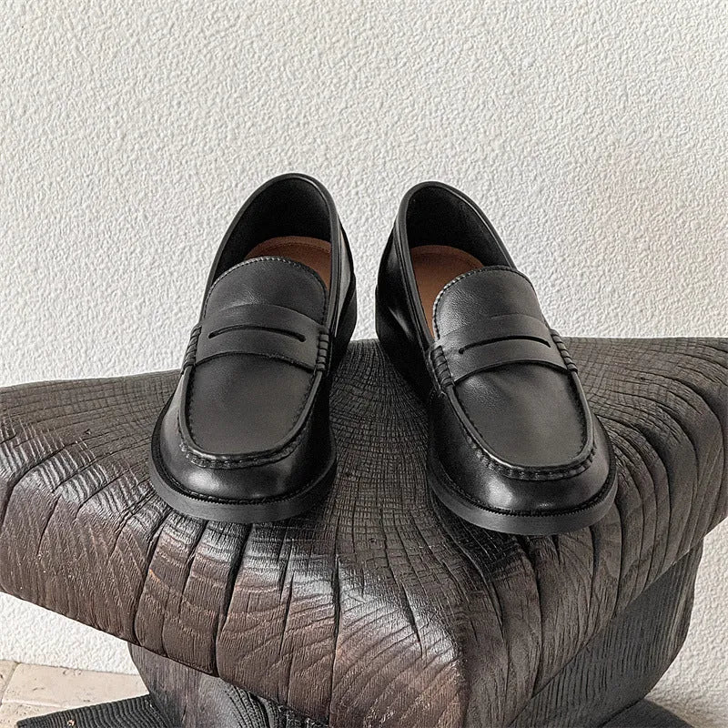 Men's slip-on retro casual shoes in black with microfiber upper and rubber sole