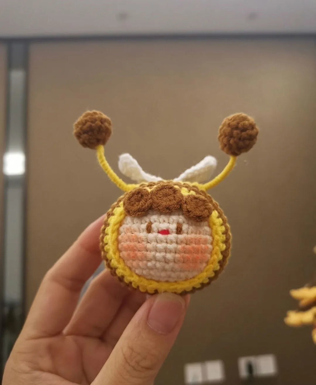 Handmade crocheted bee colony plush pendant with beehive and bee for woolen dolls