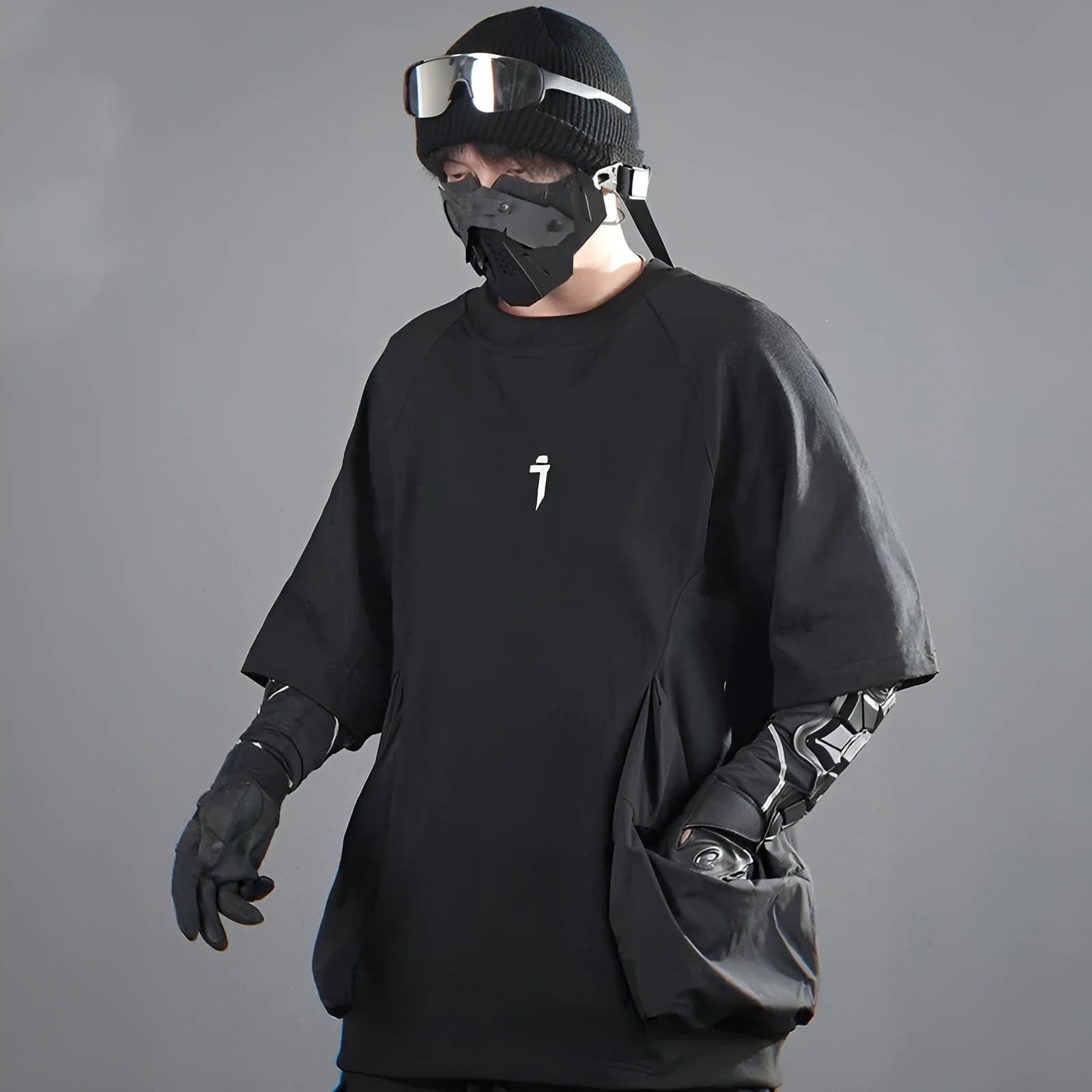 Men's loose casual T-shirt with big pockets round neck short sleeve in black