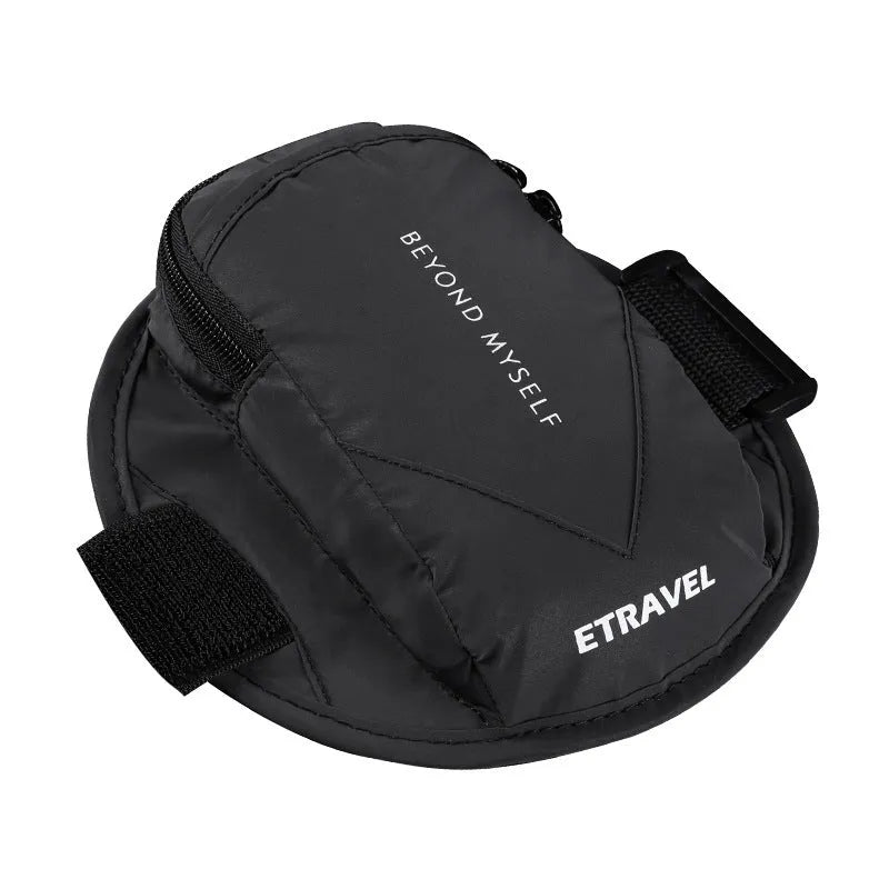 Running arm bag in reflective black colour with 7-inch capacity for smartphones
