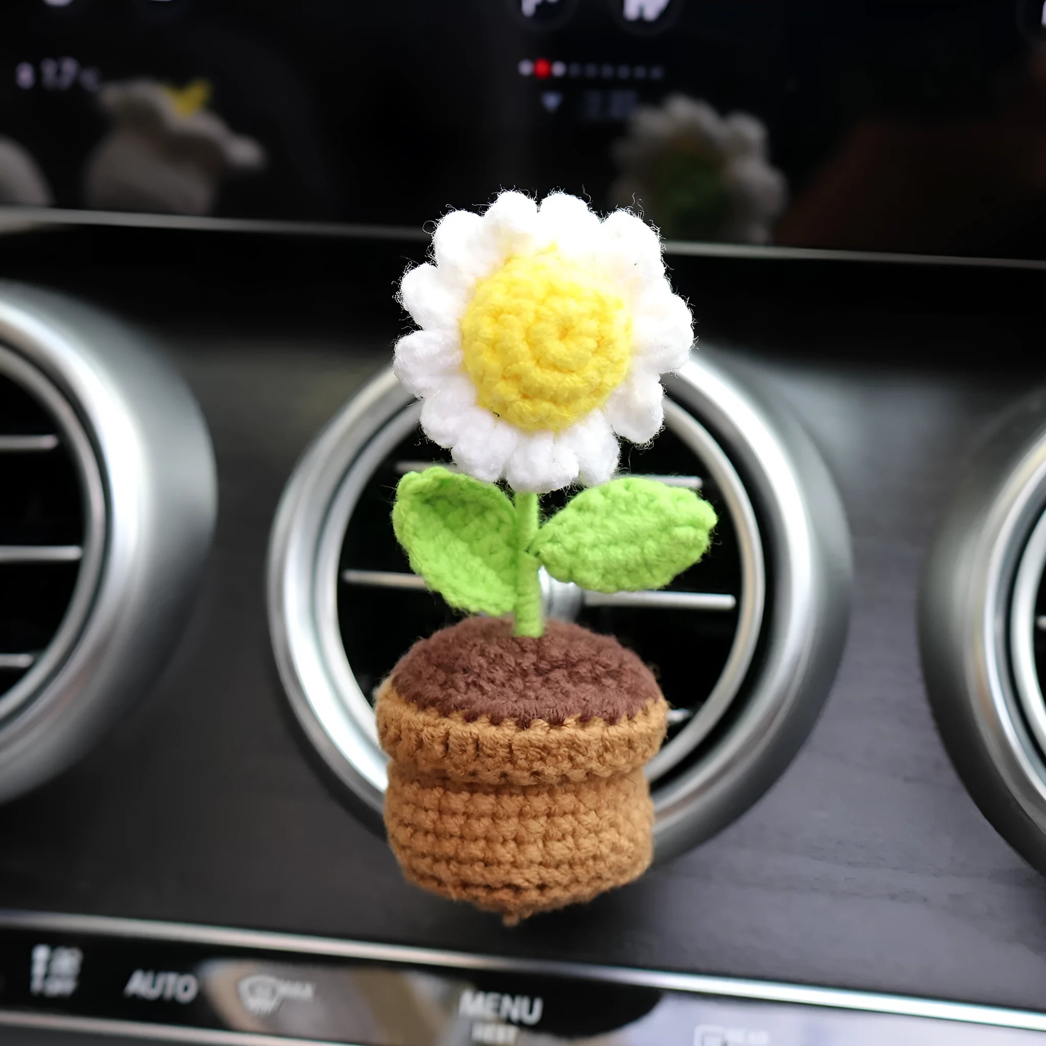Creative wool potted plant car air outlet clip aromatherapy pendant in floral tone, 4x8cm
