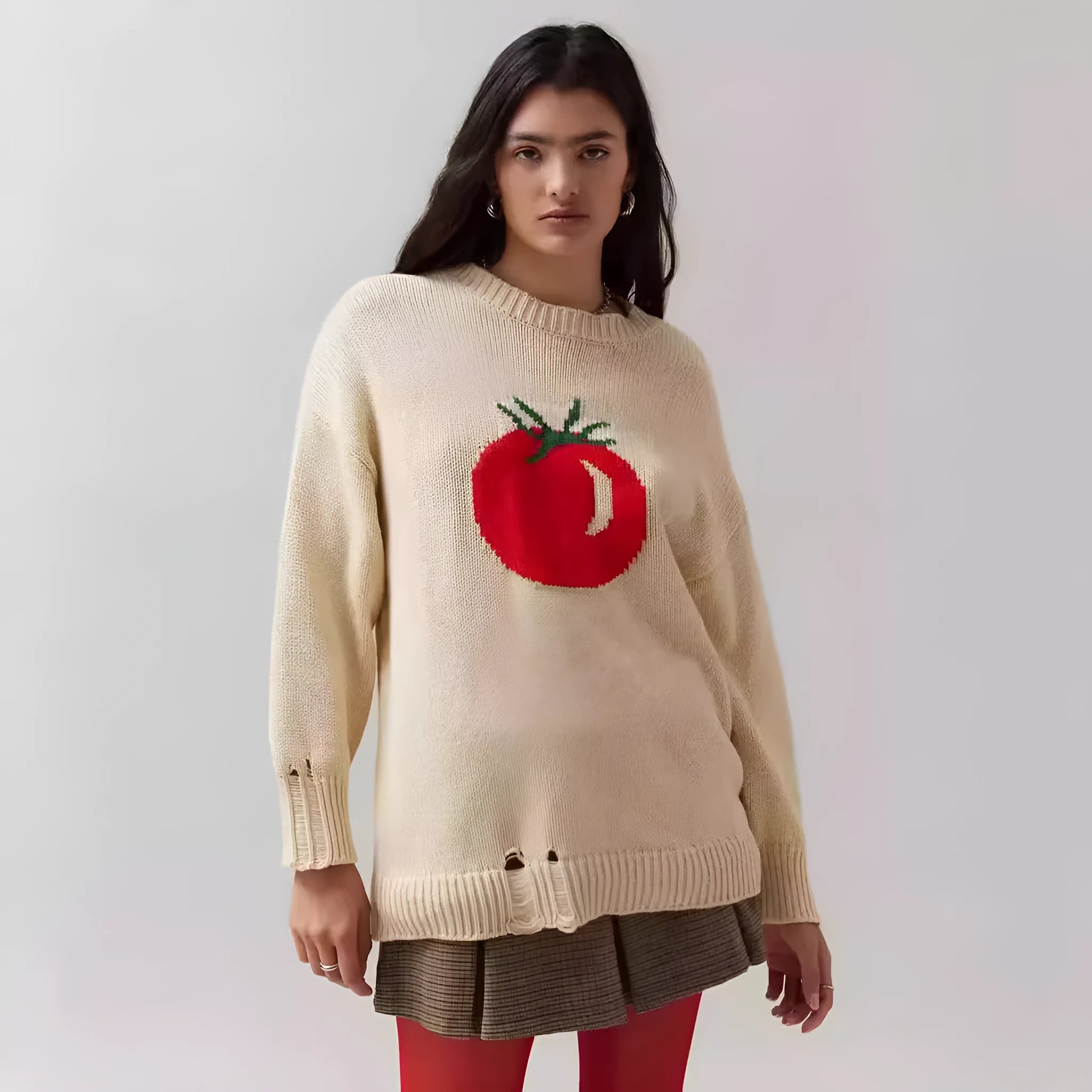 Women's loose-fitting milky white acrylic Jacquard knit sweater with round neck and long sleeves.
