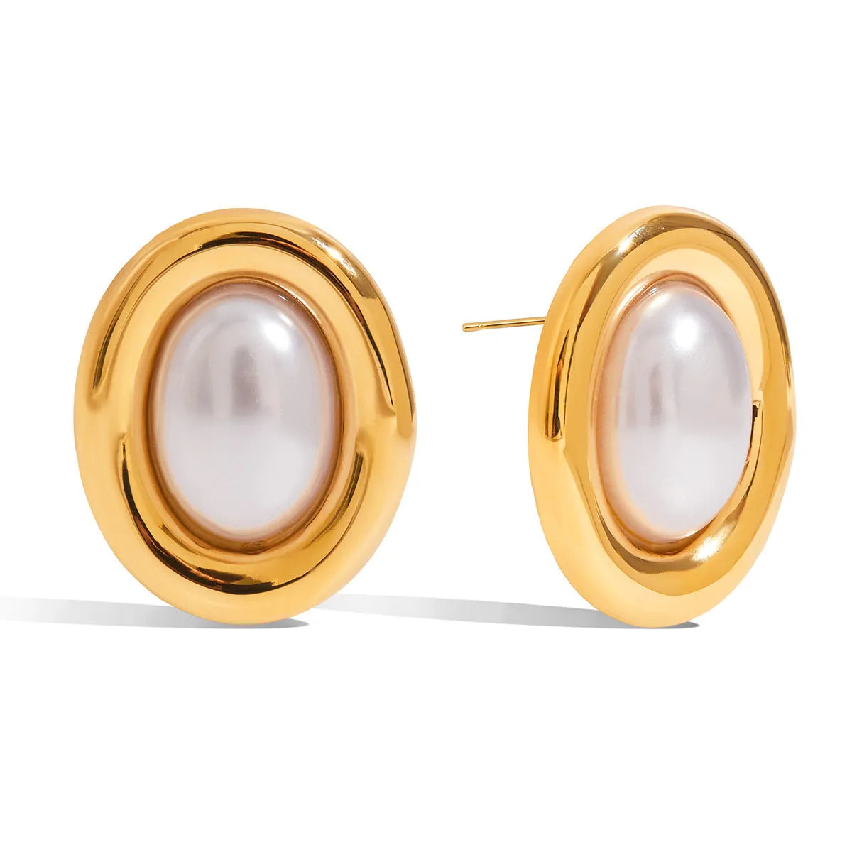 A pair of stainless steel vintage-style pearl stud earrings for women with an electroplated finish.