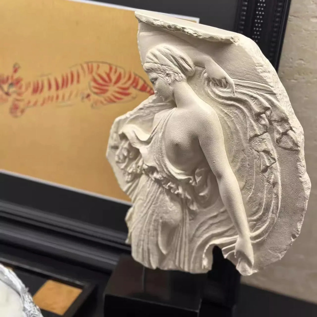 Wine goddess resin sculpture ornament with Italian-style design measuring 21cm height