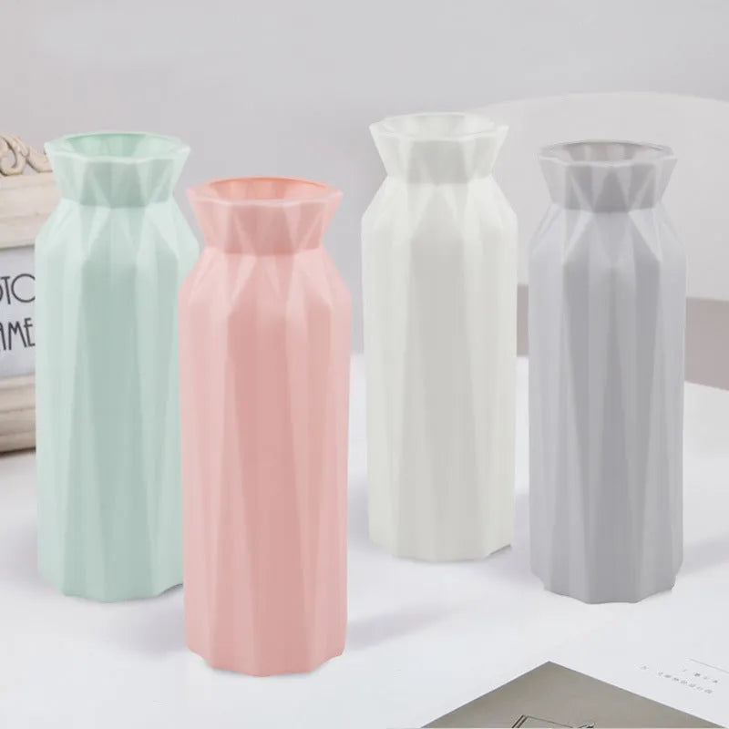Melamine plastic vase in grey colour with 7.2cm bottom diameter for flower arrangements